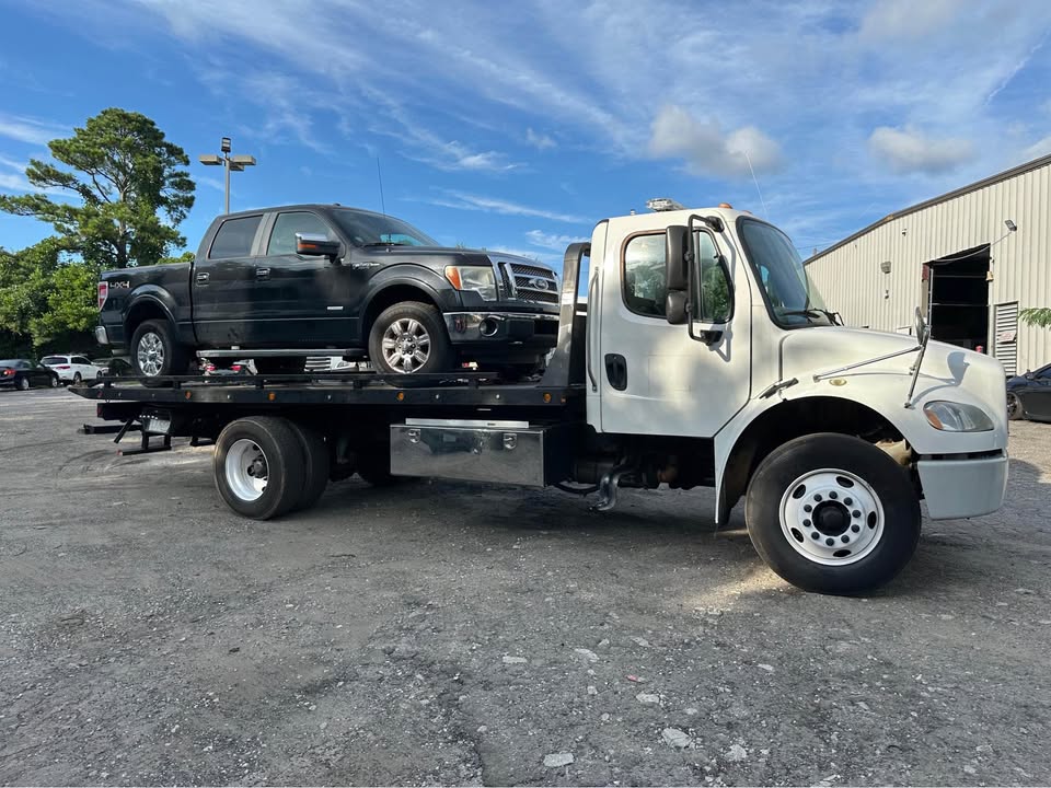 2017 Freightliner M2 - $49,999
