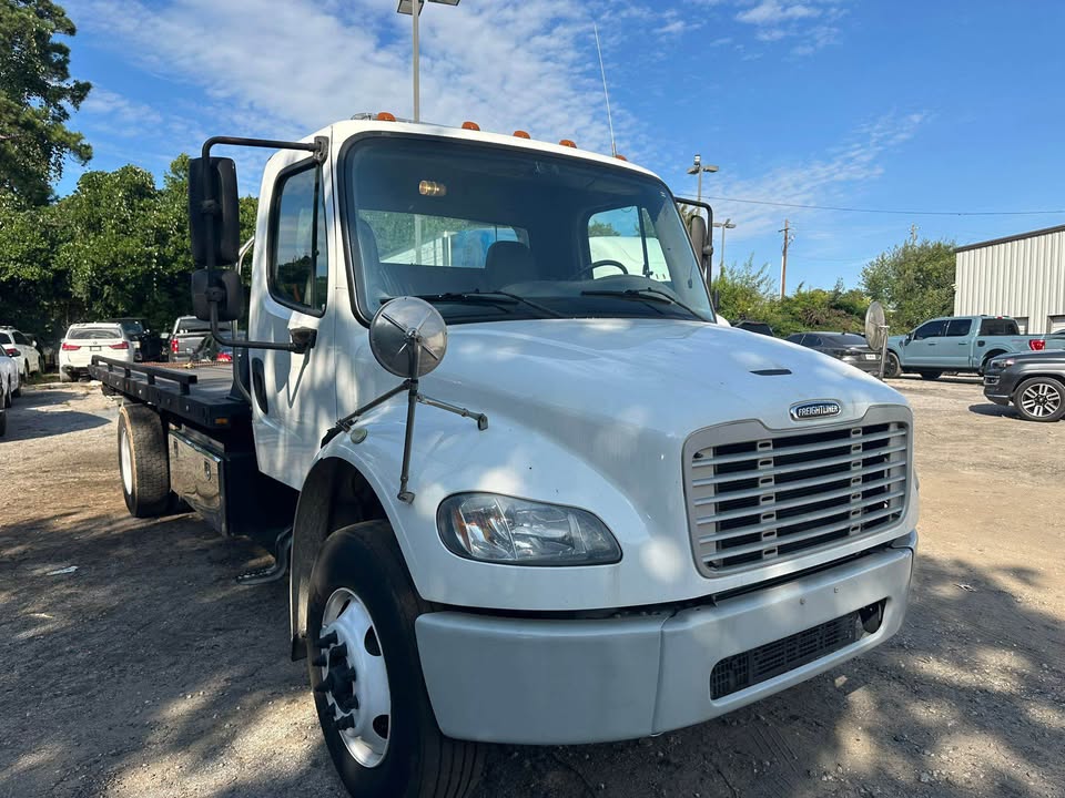 2017 Freightliner M2 - $49,999