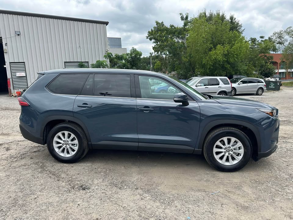 2025 Toyota Highlander - $44,999