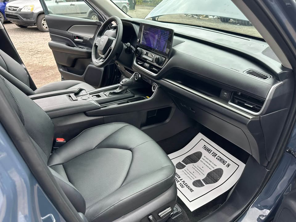 2025 Toyota Highlander - $44,999