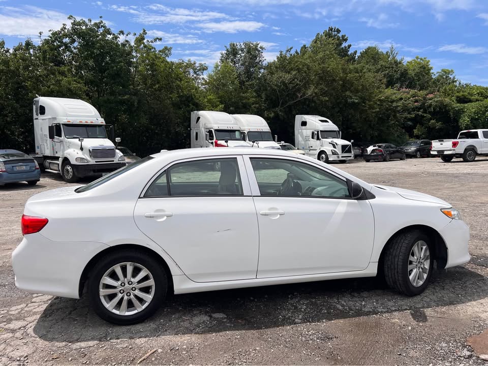2010 Toyota Corolla - $6,999