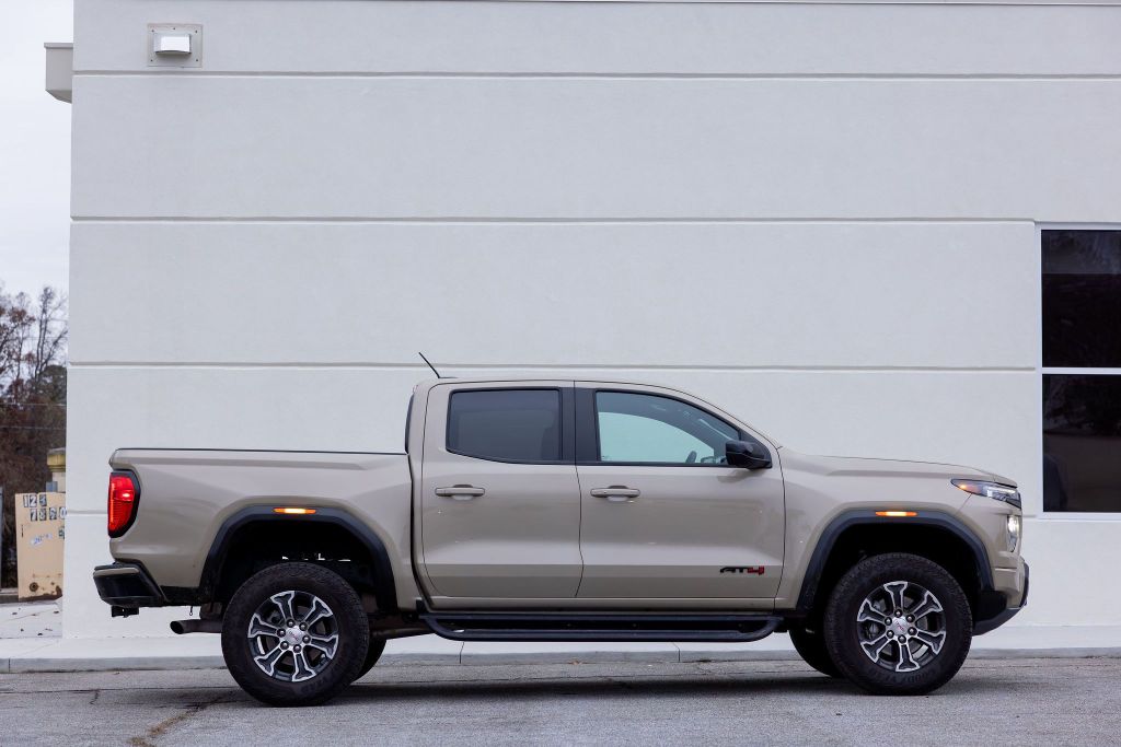 2024 GMC Canyon