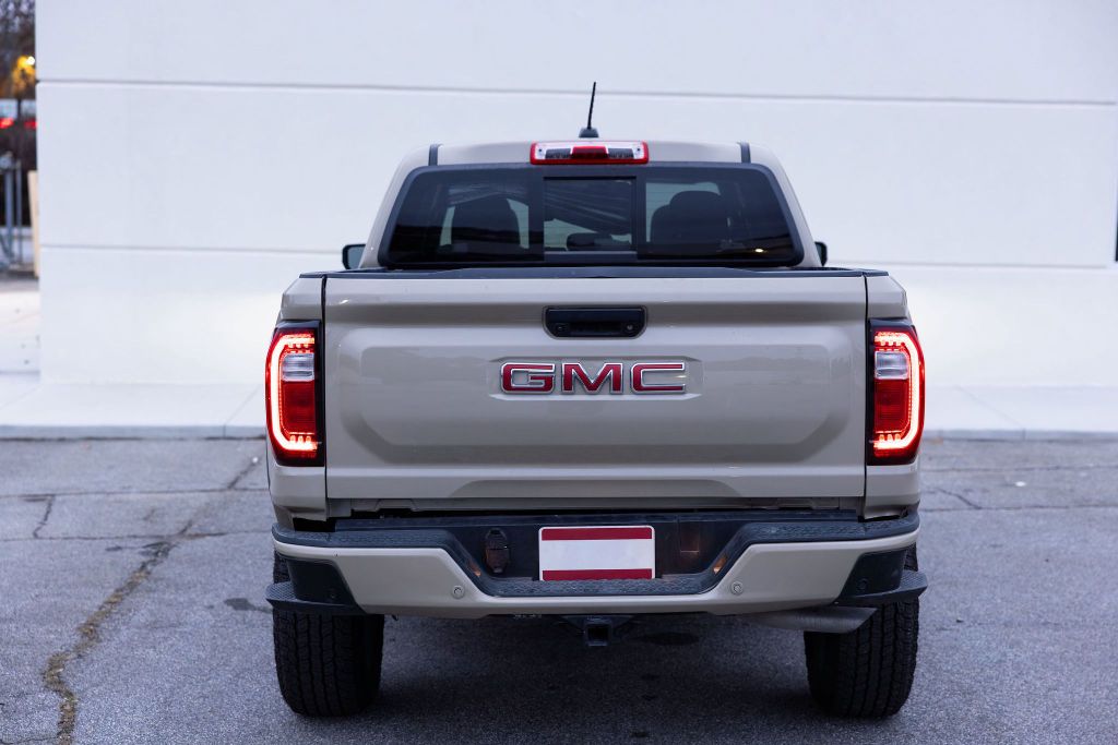 2024 GMC Canyon