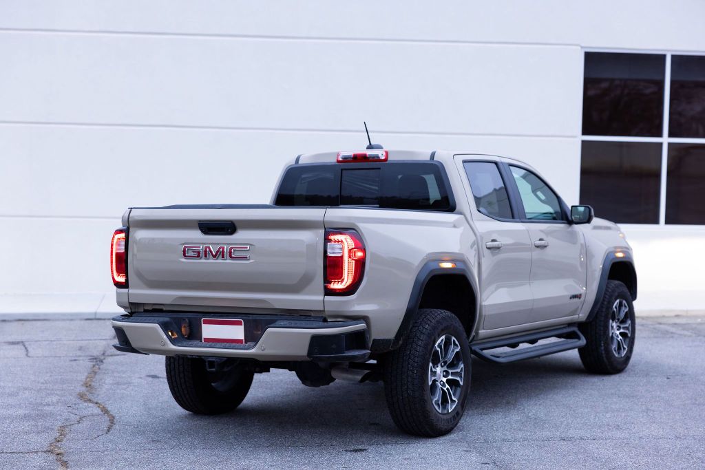 2024 GMC Canyon