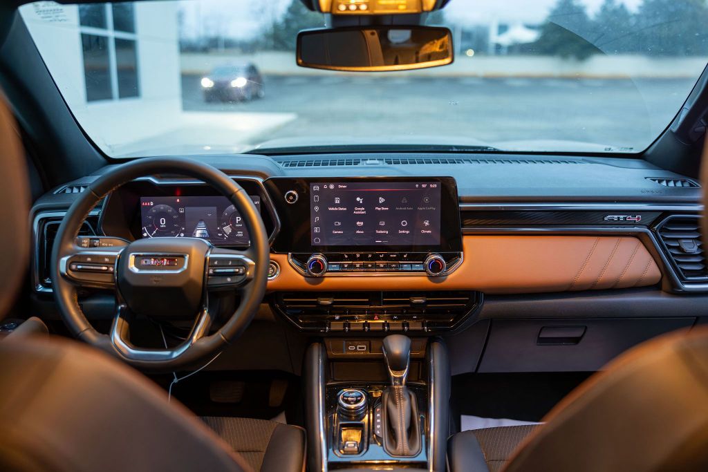 2024 GMC Canyon