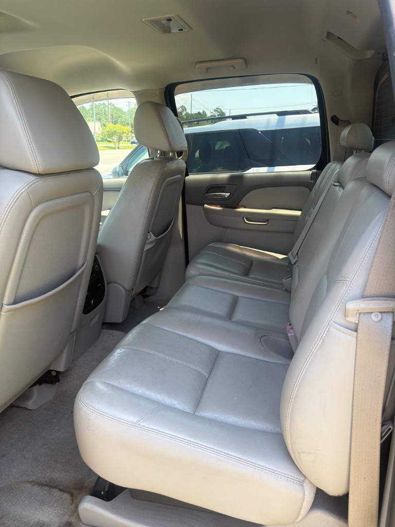 2007 Chevrolet Avalanche - $10,900