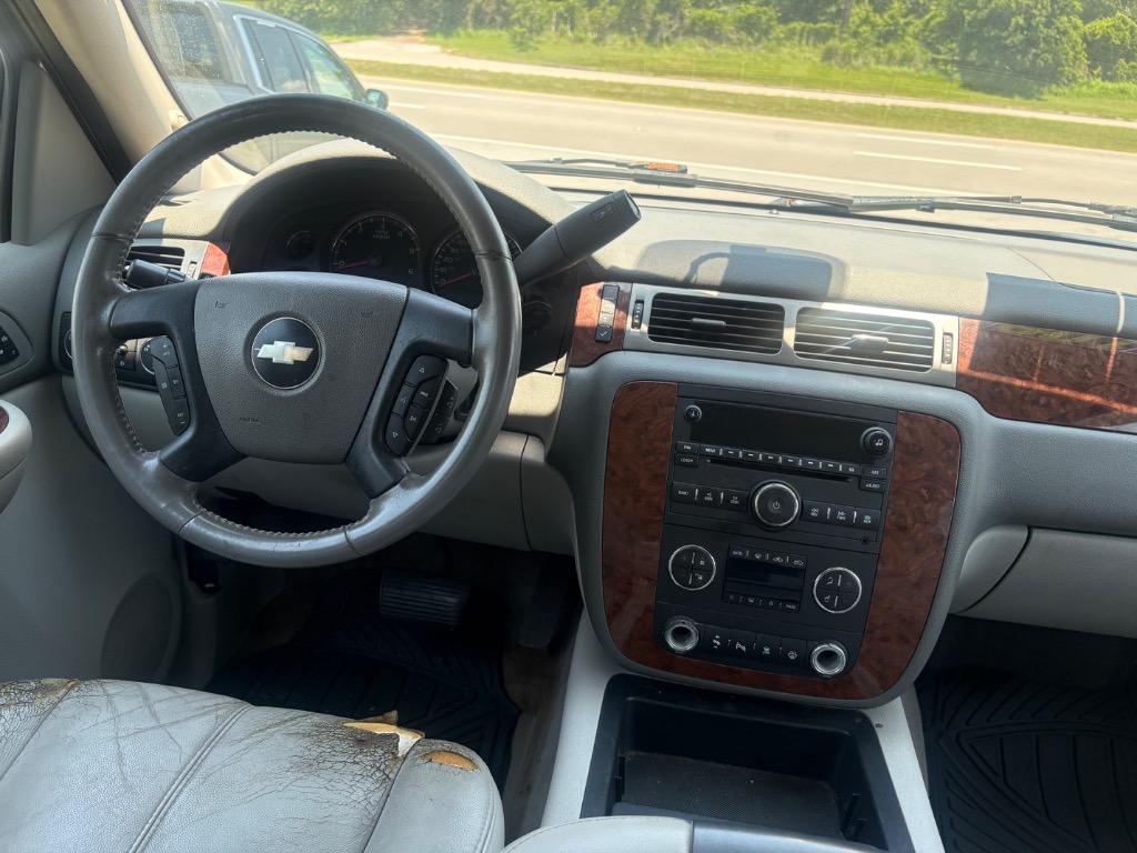 2007 Chevrolet Avalanche - $10,900