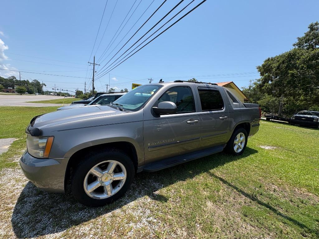 2007 Chevrolet Avalanche - $10,900