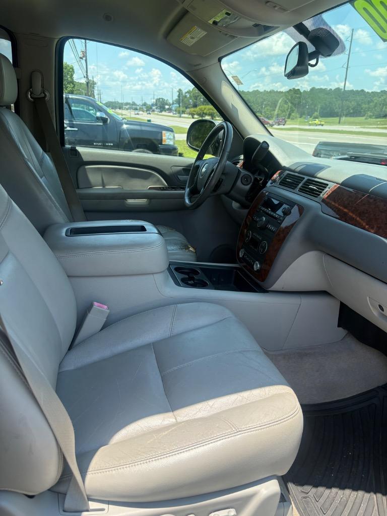 2007 Chevrolet Avalanche - $10,900