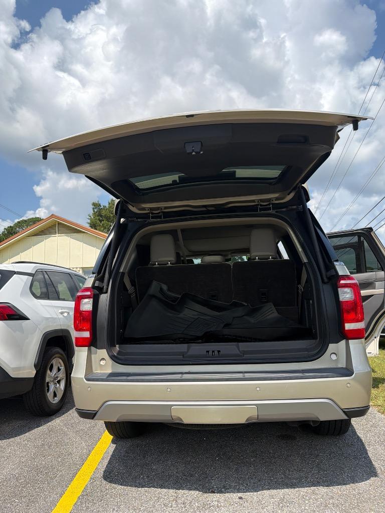 2018 Ford Expedition - $21,995