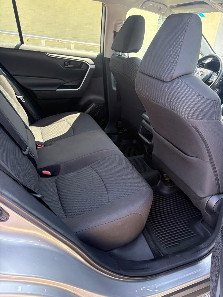 2021 Toyota RAV4 - $19,500