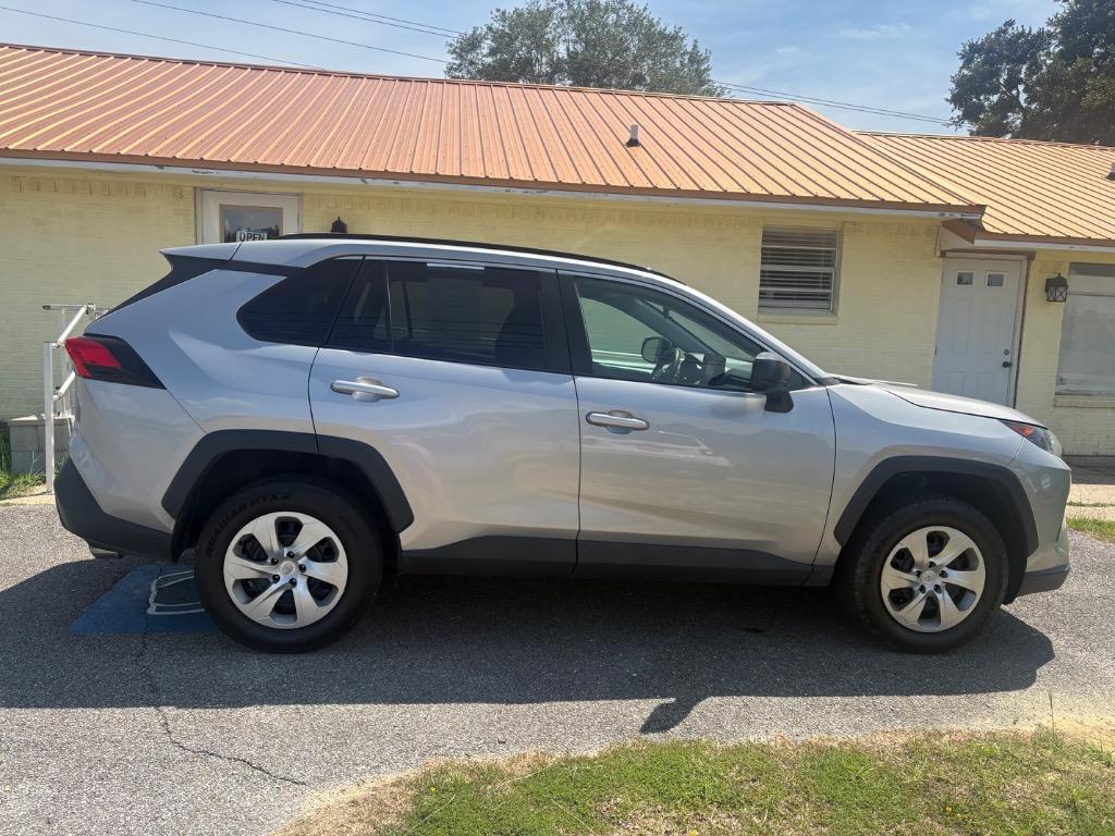 2021 Toyota RAV4 - $19,500