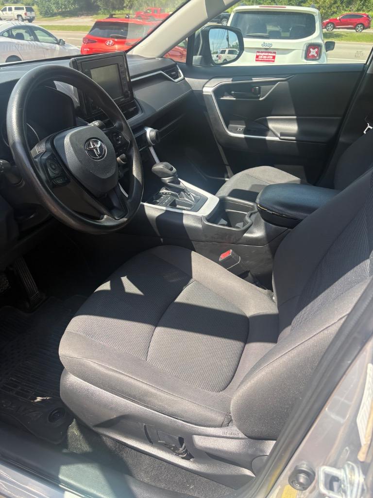 2021 Toyota RAV4 - $19,500