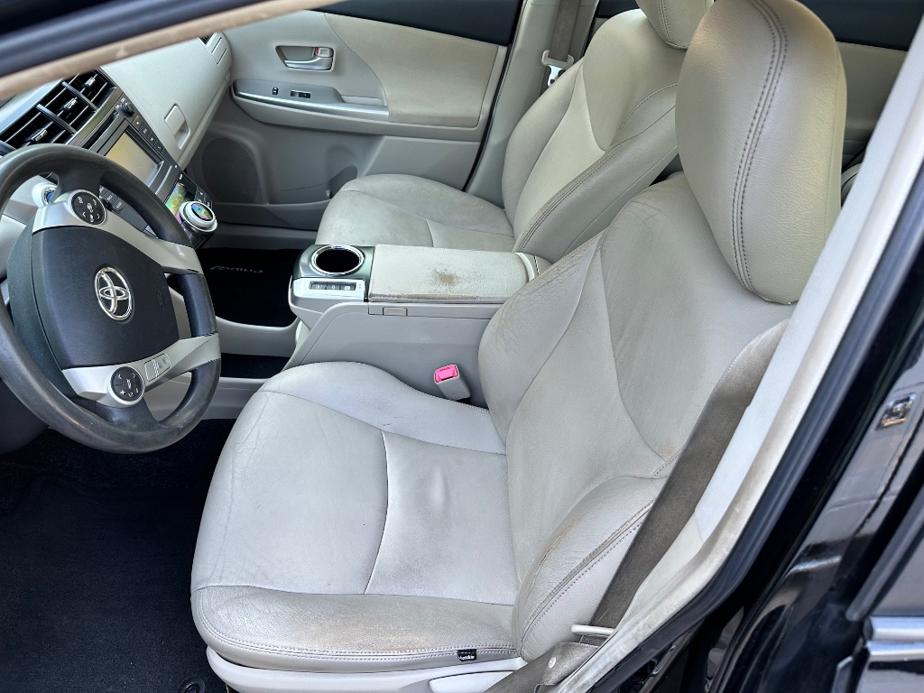 2012 Toyota Prius v Two photo