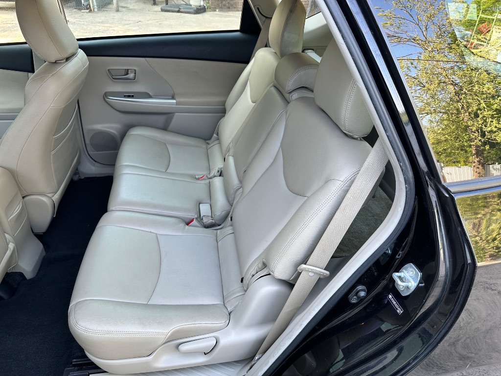 2012 Toyota Prius v Two photo