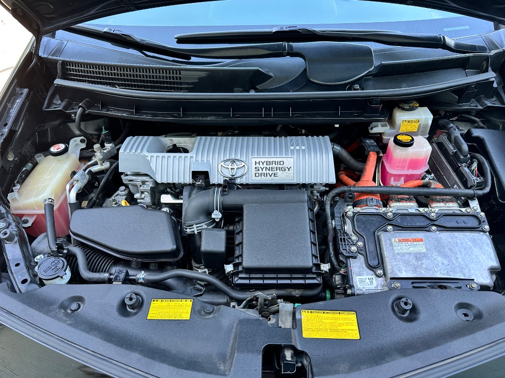 2012 Toyota Prius v Two photo