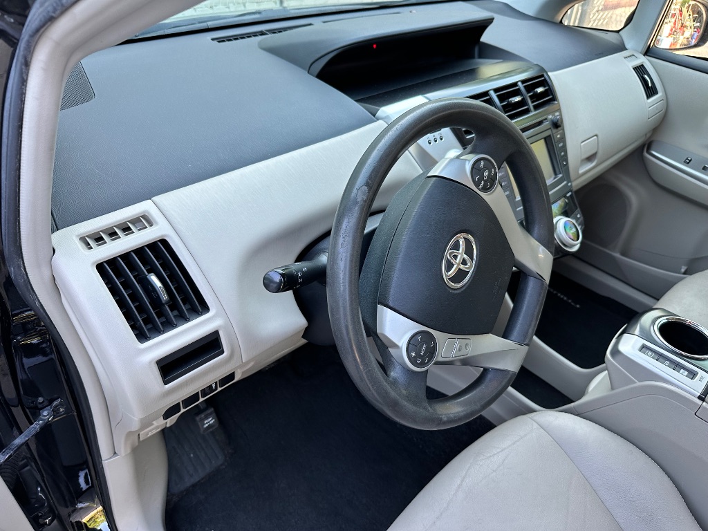 2012 Toyota Prius v Two photo
