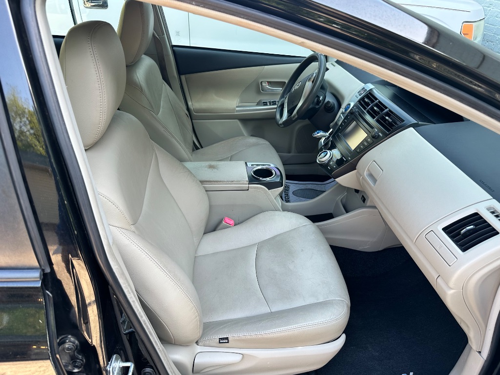2012 Toyota Prius v Two photo