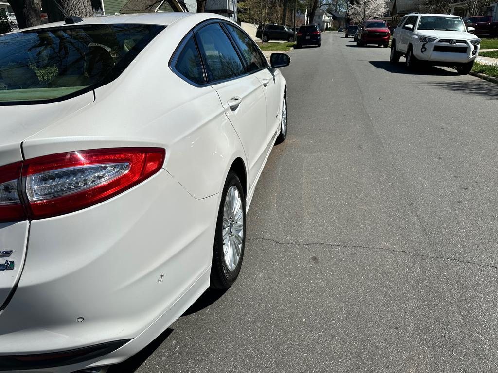 2013 Ford Fusion Hybrid SE photo