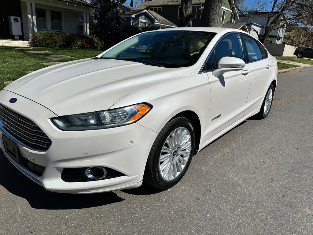2013 Ford Fusion Hybrid SE photo