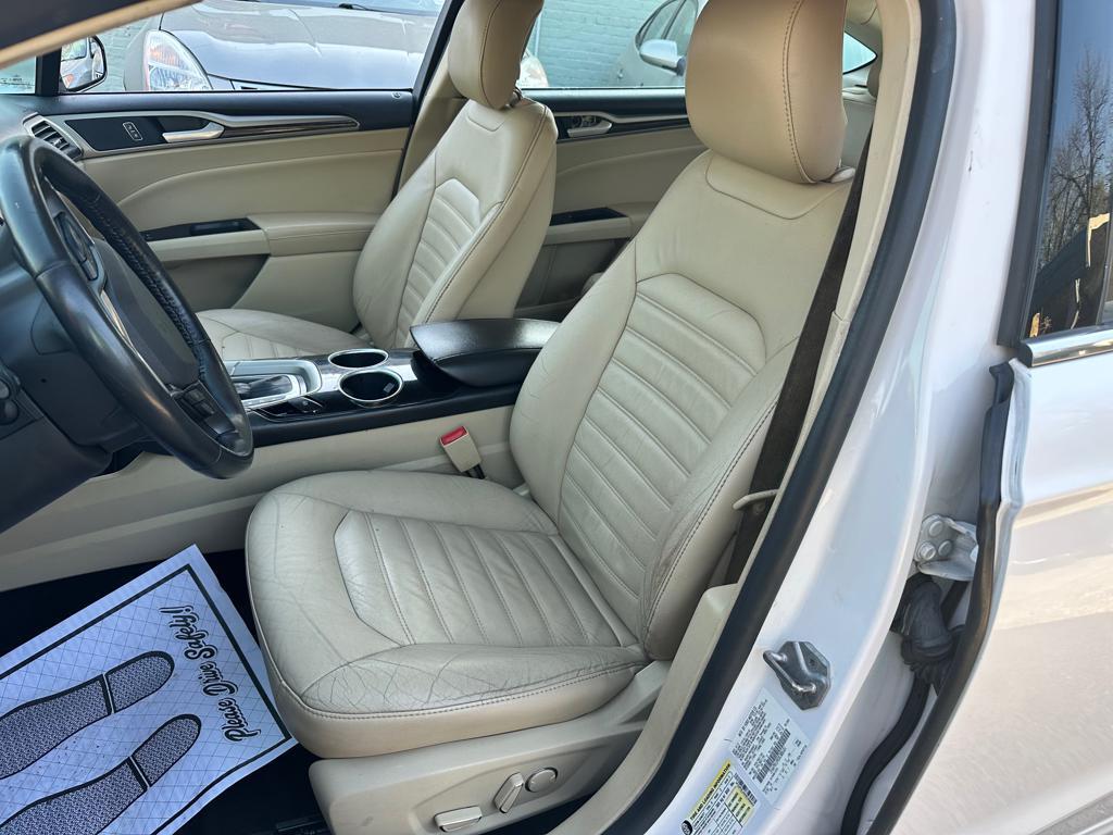 2013 Ford Fusion Hybrid SE photo