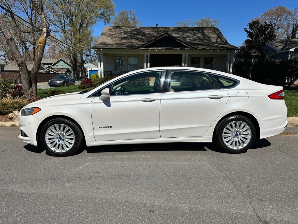 2013 Ford Fusion Hybrid SE photo