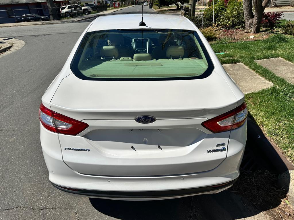 2013 Ford Fusion Hybrid SE photo