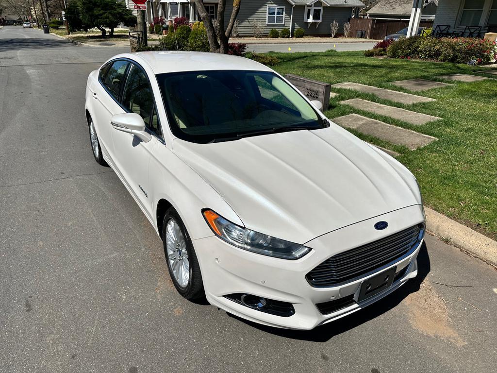 2013 Ford Fusion Hybrid SE photo