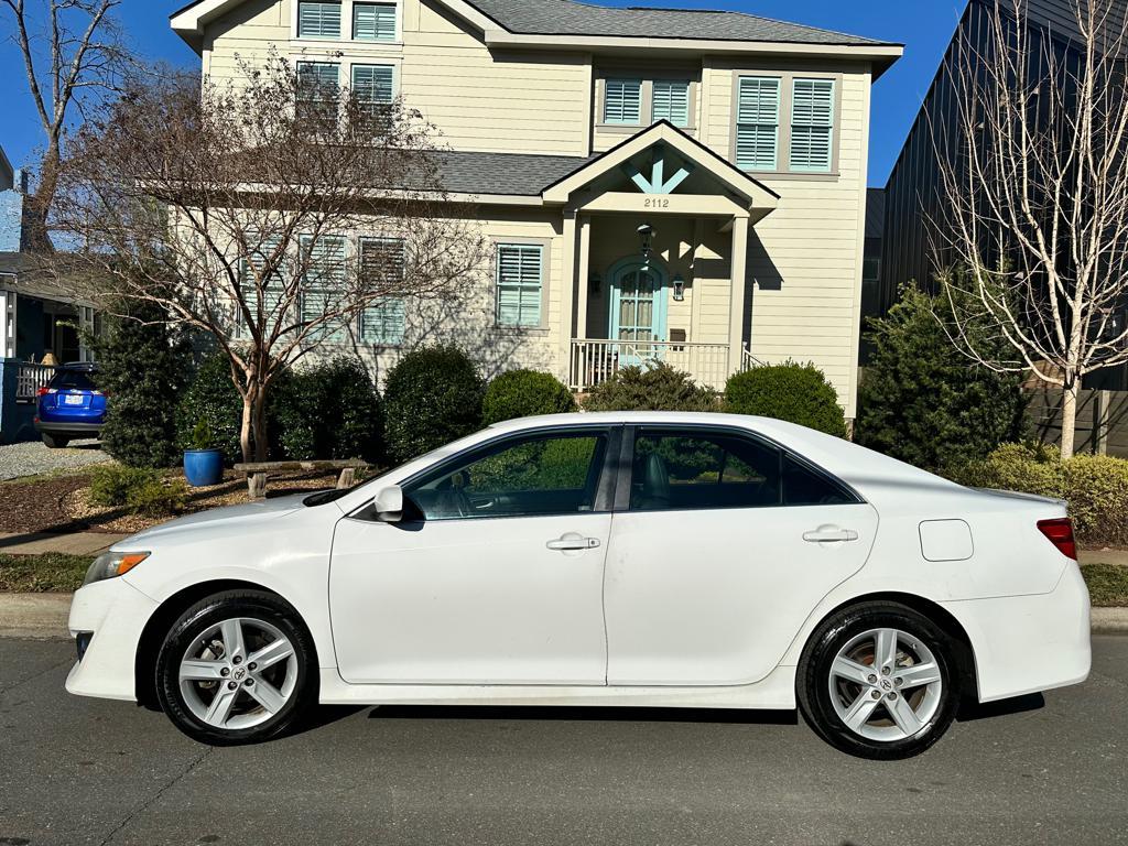 2012 Toyota Camry L photo