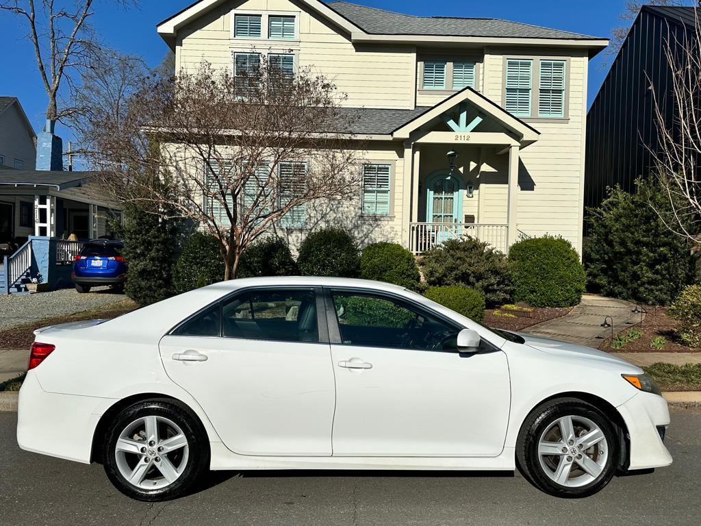 2012 Toyota Camry L photo