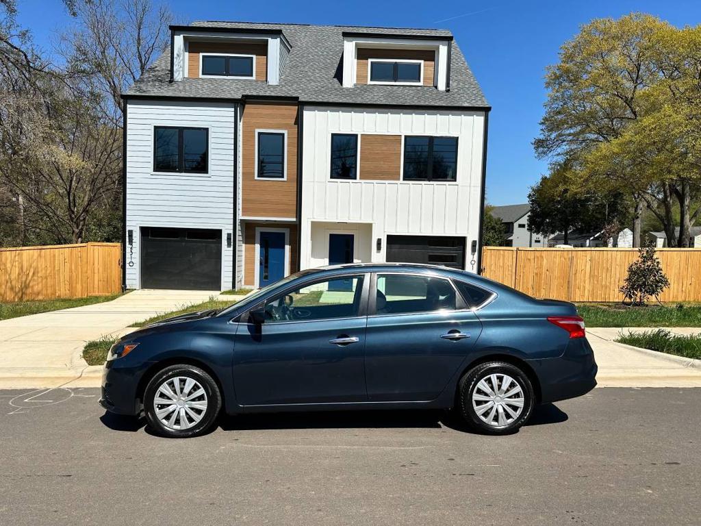 2016 Nissan Sentra SV photo