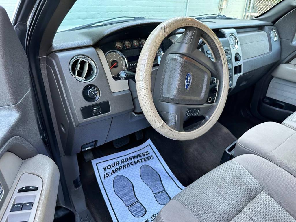 2010 Ford F-150 XLT photo