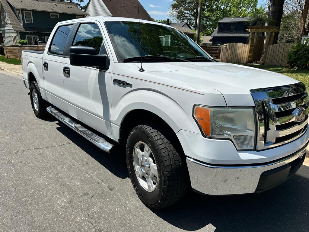 2010 Ford F-150 XLT photo