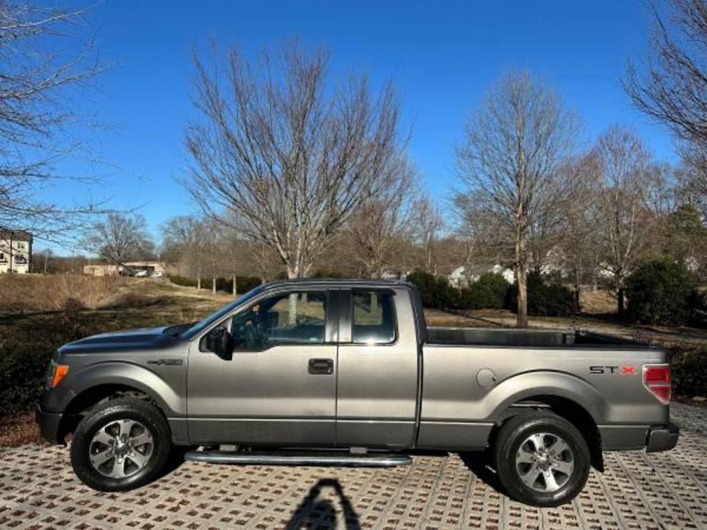 2013 Ford F-150 Lariat photo