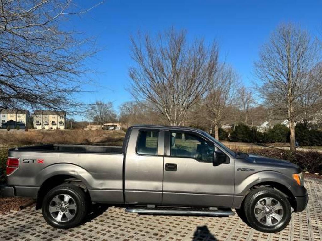 2013 Ford F-150 Lariat photo