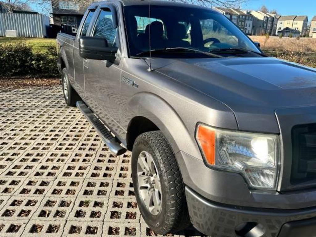 2013 Ford F-150 Lariat photo