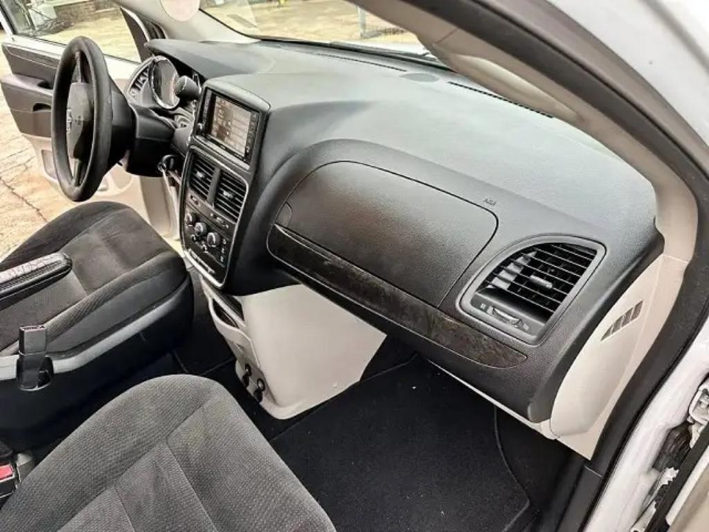 2019 Dodge Grand Caravan - $4,999