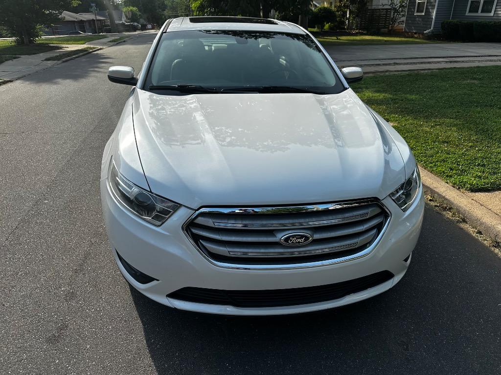 2014 Ford Taurus - $5,499