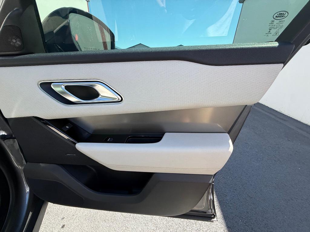 2019 Land Rover Range Rover Velar - $18,990