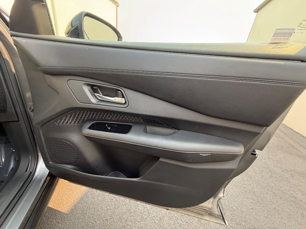 2023 Nissan Ariya Hatchback - $18,990