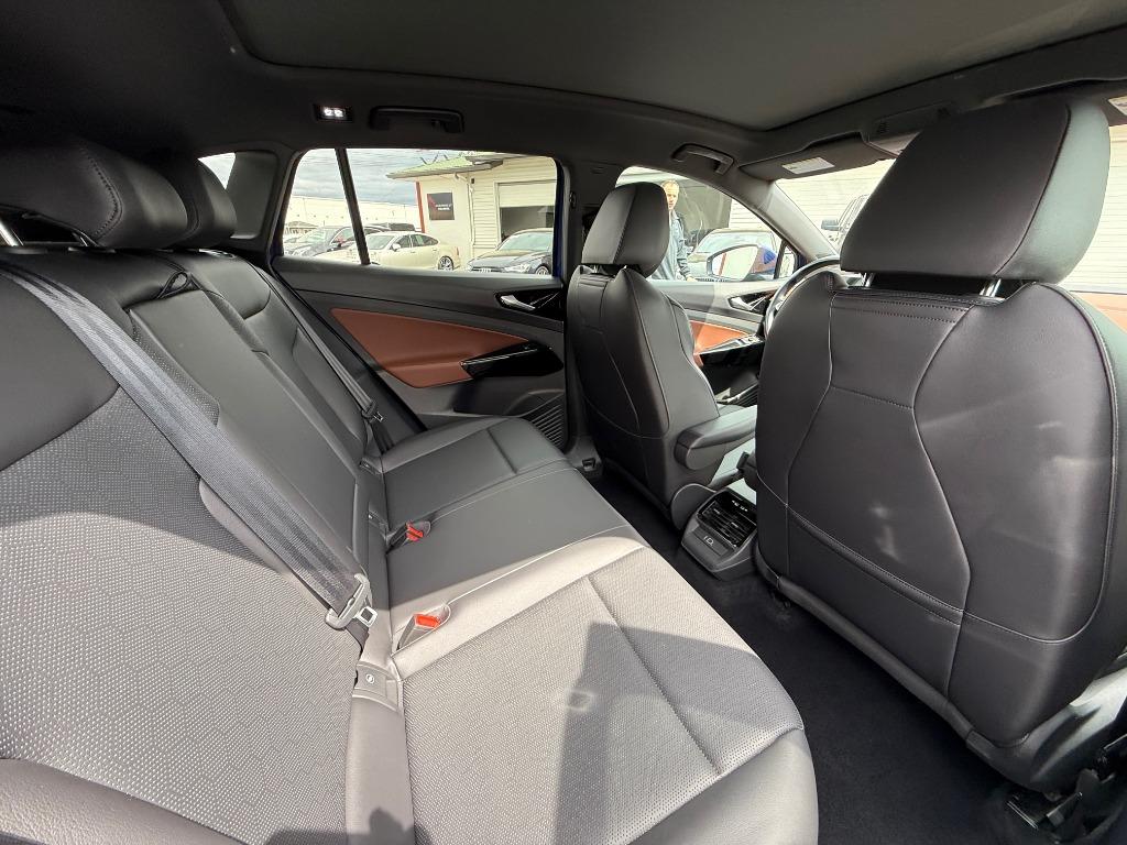 2021 Volkswagen ID.4 Pro S photo
