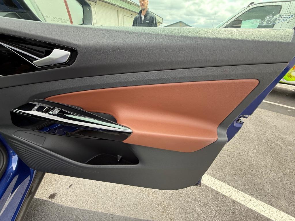 2021 Volkswagen ID.4 Pro S photo