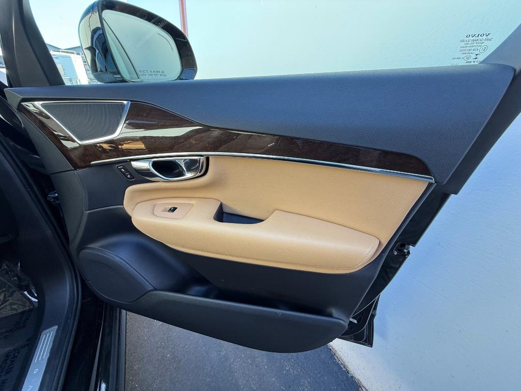 2016 Volvo XC90 - $13,990