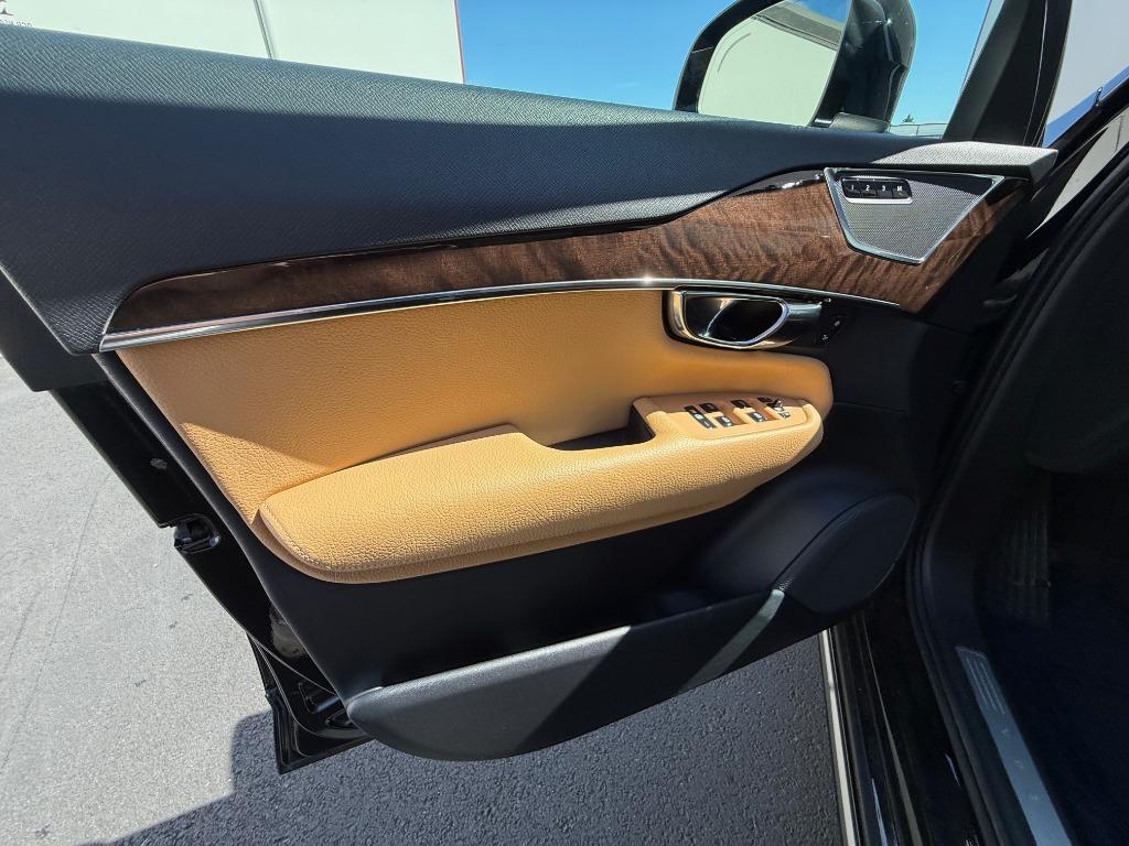 2016 Volvo XC90 - $13,990