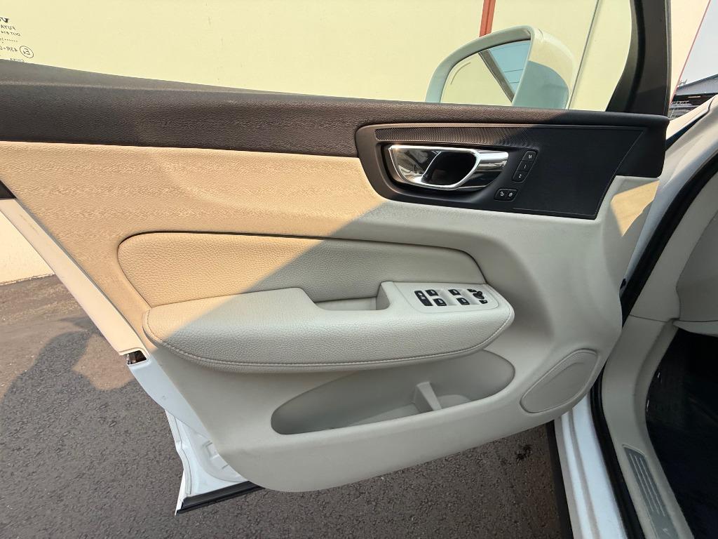 2018 Volvo XC60 - $13,990