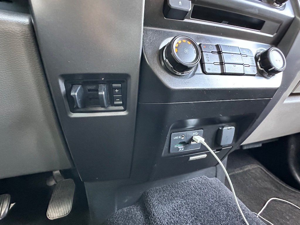 2015 Ford F150 XLT photo