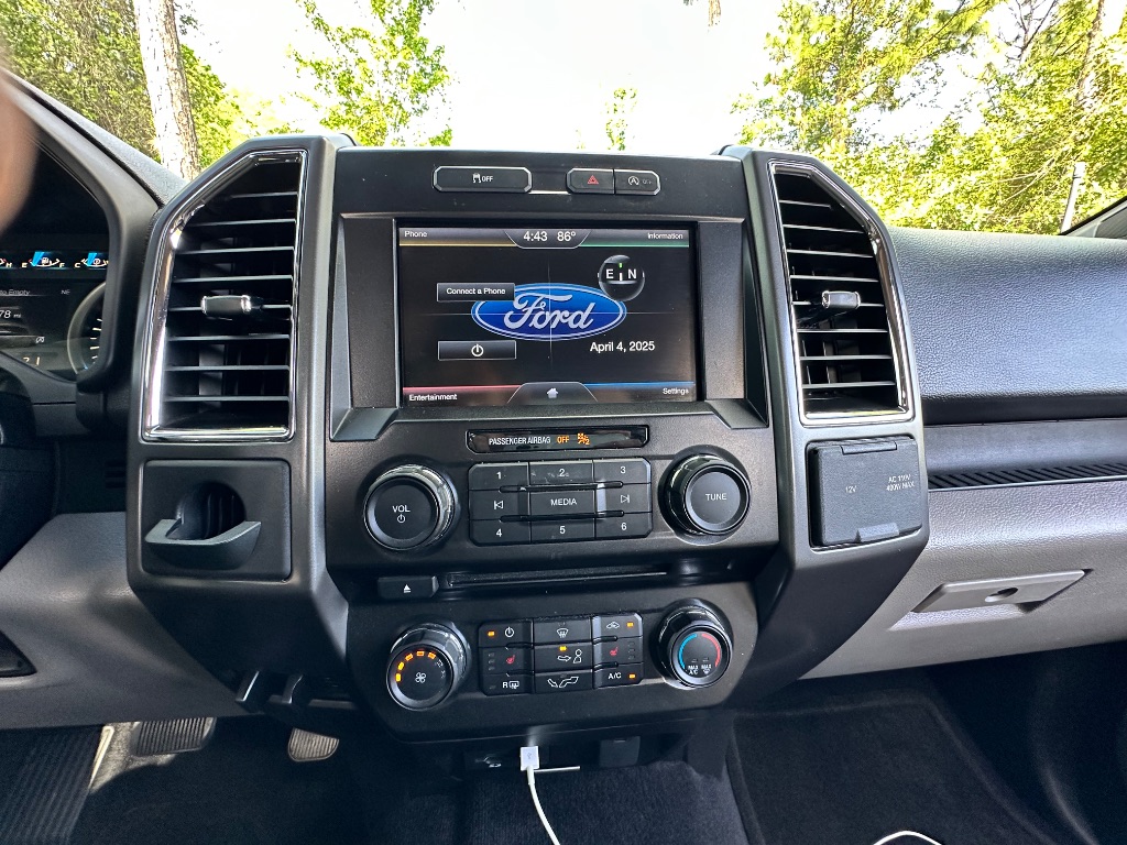 2015 Ford F150 XLT photo