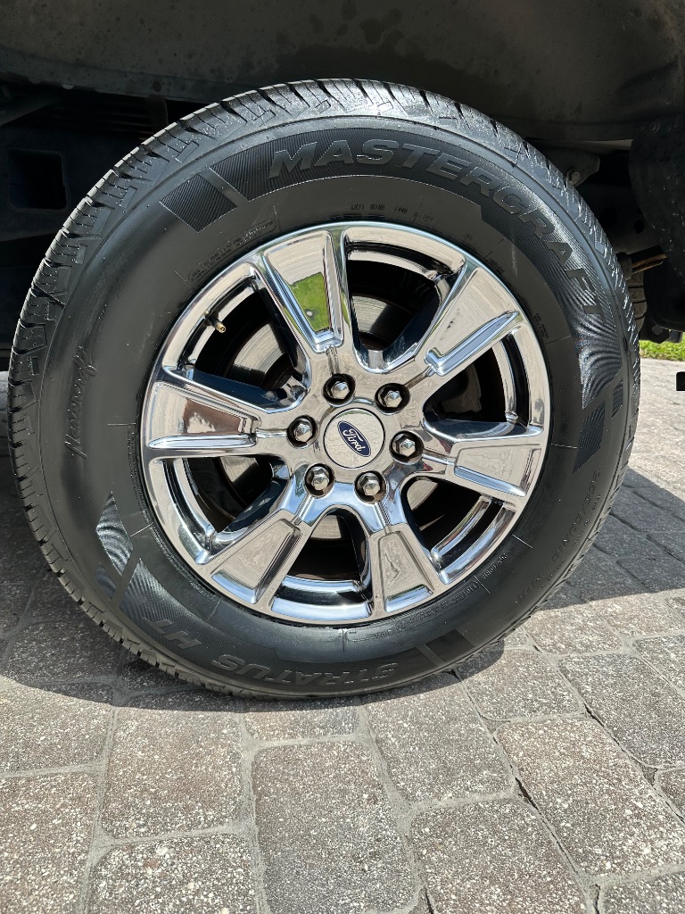 2015 Ford F150 XLT photo