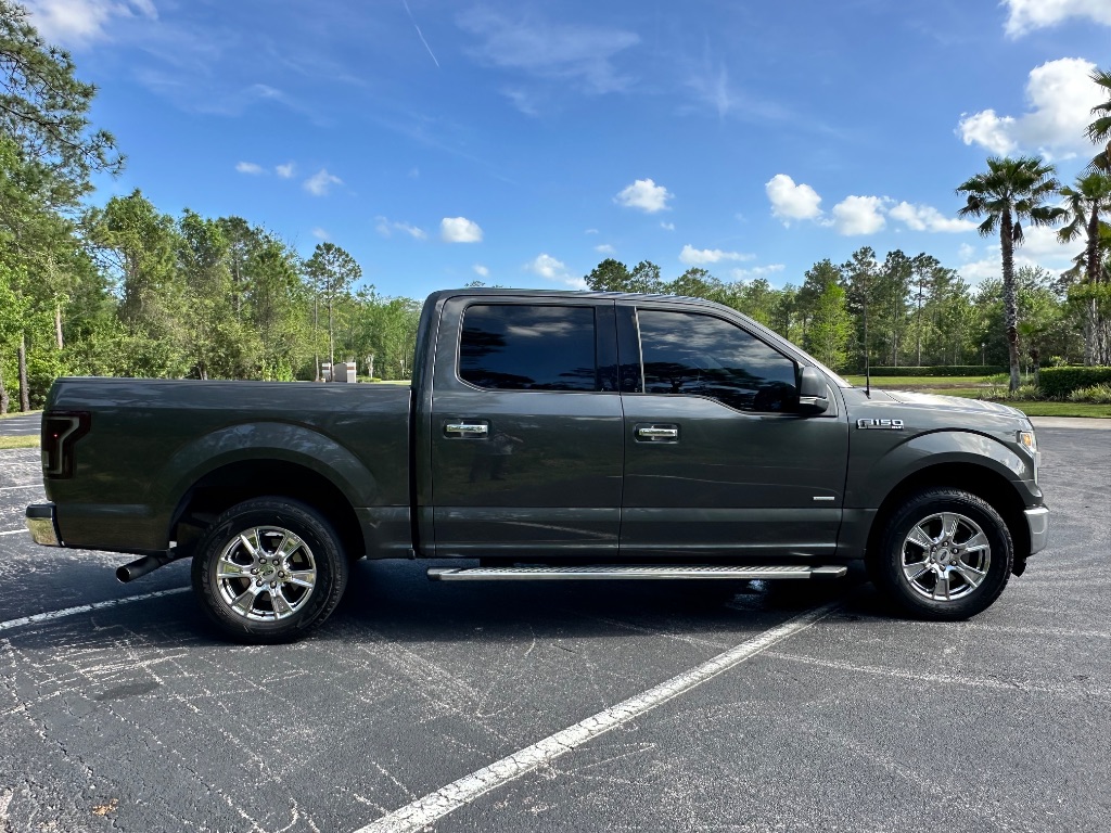 2015 Ford F150 XLT photo