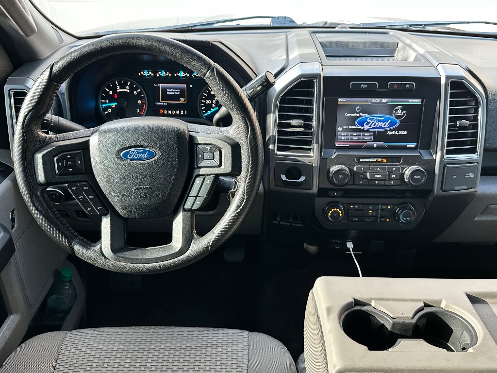 2015 Ford F150 XLT photo